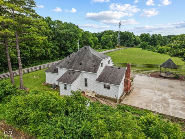 21911 Riverwood Avenue, Noblesville, IN 46062