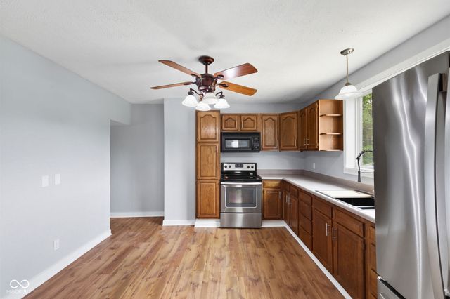 21911 Riverwood Avenue, Noblesville, IN 46062