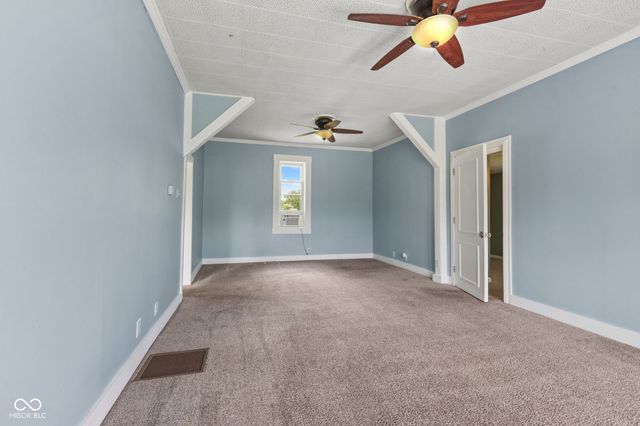 21911 Riverwood Avenue, Noblesville, IN 46062