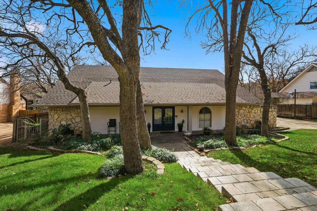 2703 Chinquapin Oak Lane, Arlington, TX 76012