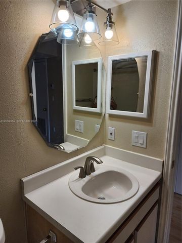 2361 NW 33rd St 616, Oakland Park, FL 33309