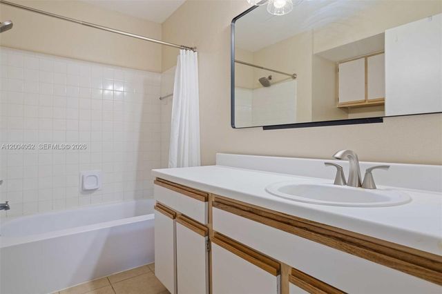 2361 NW 33rd St 616, Oakland Park, FL 33309