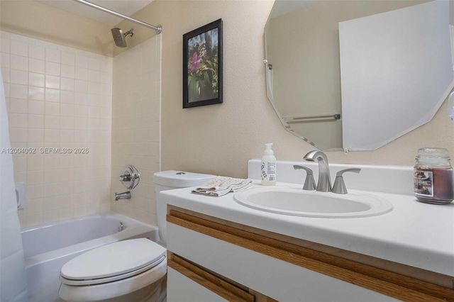 2361 NW 33rd St 616, Oakland Park, FL 33309