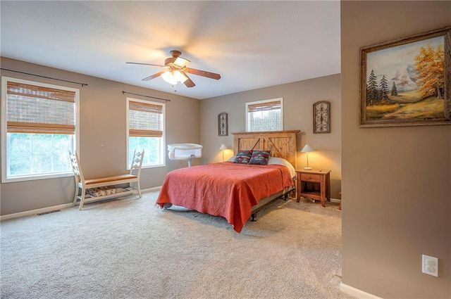 22457 Mitchel Road, Tonganoxie, KS 66086