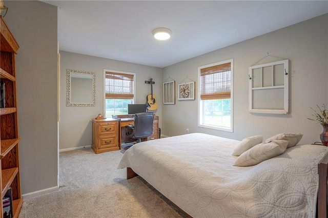 22457 Mitchel Road, Tonganoxie, KS 66086