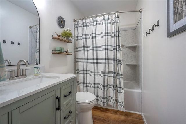 22457 Mitchel Road, Tonganoxie, KS 66086