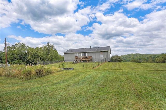 22457 Mitchel Road, Tonganoxie, KS 66086