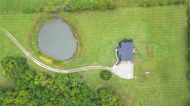 22457 Mitchel Road, Tonganoxie, KS 66086