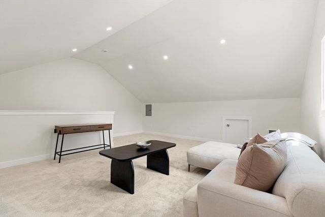 65 Dunstable Rd A, Chelmsford, MA 01863