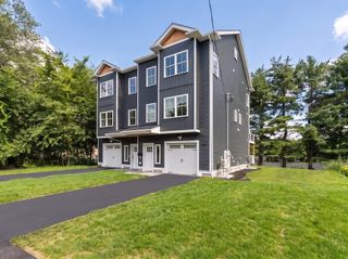 65 Dunstable Rd A, Chelmsford, MA 01863