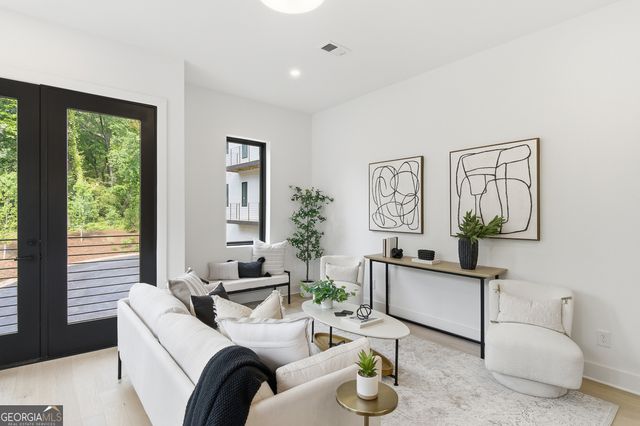 1194 Penny Lane, Atlanta, GA 30329