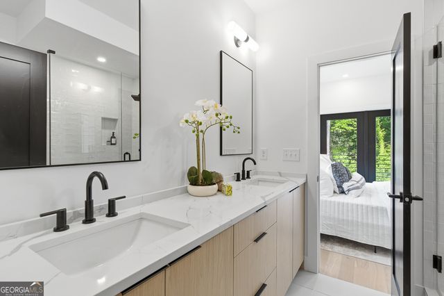 1194 Penny Lane, Atlanta, GA 30329