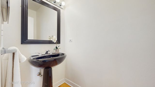 1845 N Marshfield Avenue, Chicago, IL 60622
