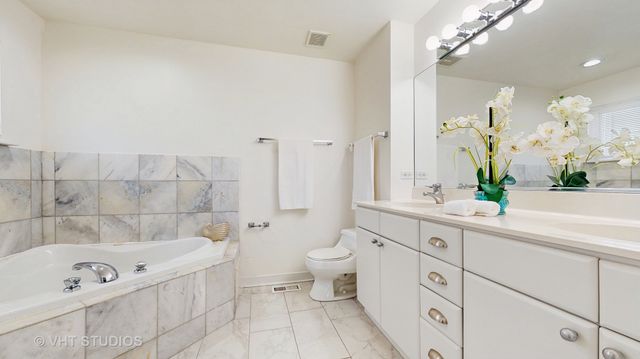 1845 N Marshfield Avenue, Chicago, IL 60622