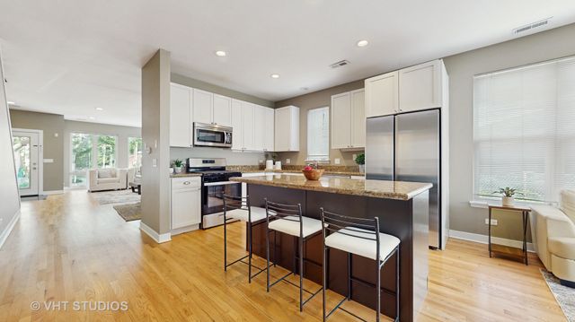 1845 N Marshfield Avenue, Chicago, IL 60622
