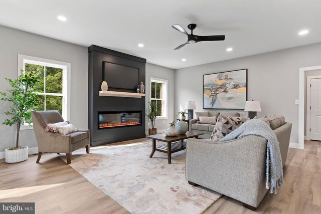 124 JENNIFER CIR, Harrisburg, PA 17112