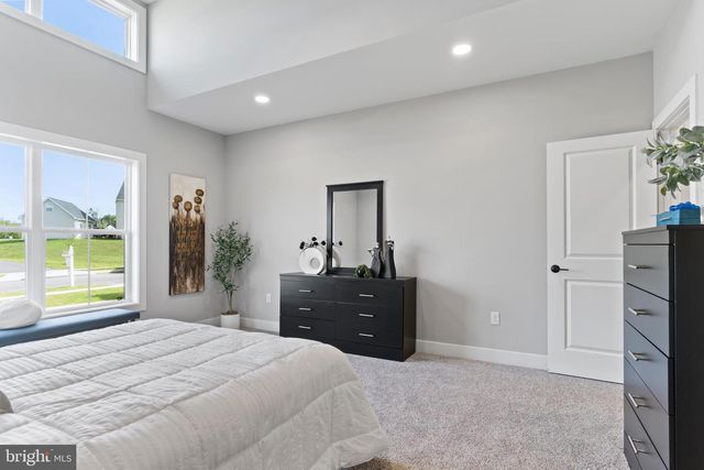 124 JENNIFER CIR, Harrisburg, PA 17112