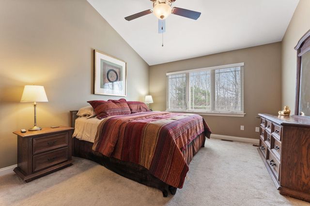 2323 Legend Circle E, Chesterton, IN 46304