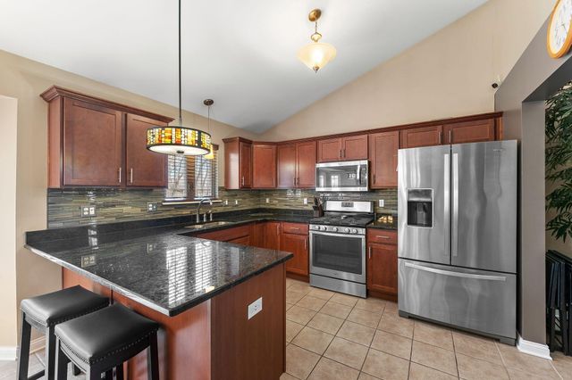 2323 Legend Circle E, Chesterton, IN 46304