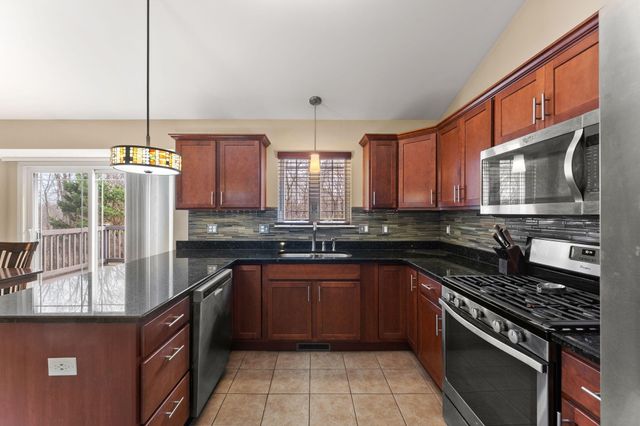 2323 Legend Circle E, Chesterton, IN 46304