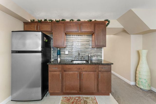 2323 Legend Circle E, Chesterton, IN 46304