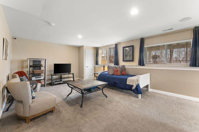 2323 Legend Circle E, Chesterton, IN 46304