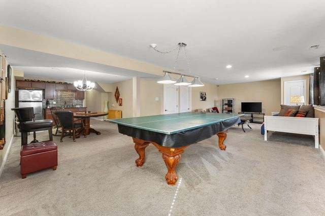 2323 Legend Circle E, Chesterton, IN 46304