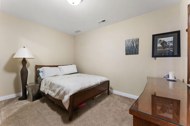 2323 Legend Circle E, Chesterton, IN 46304