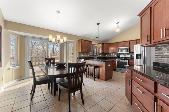 2323 Legend Circle E, Chesterton, IN 46304