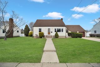 77 Spencer Street, Farmingdale, NY 11735