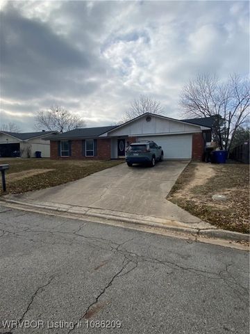 8520 S 31st Terrace, Fort Smith, AR 72908