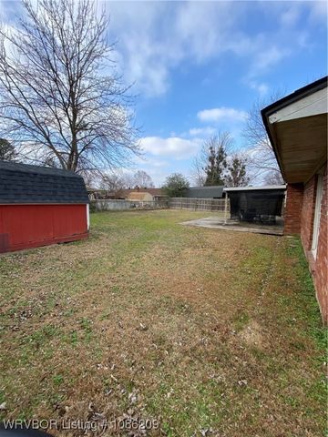 8520 S 31st Terrace, Fort Smith, AR 72908