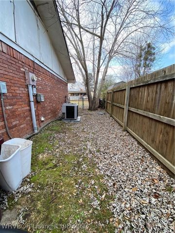 8520 S 31st Terrace, Fort Smith, AR 72908