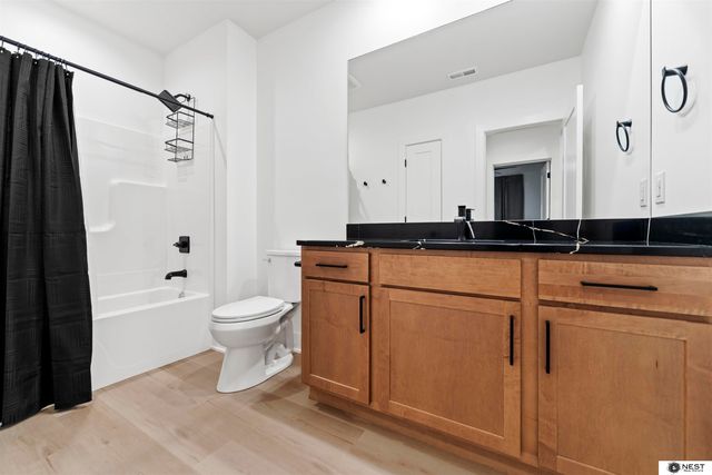 8848 Augusta Drive, Lincoln, NE 68526
