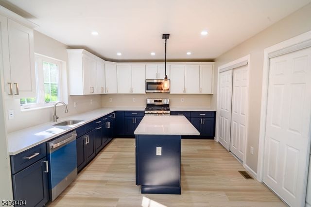 10 B Delar Pky B, Franklin Twp., NJ 08823