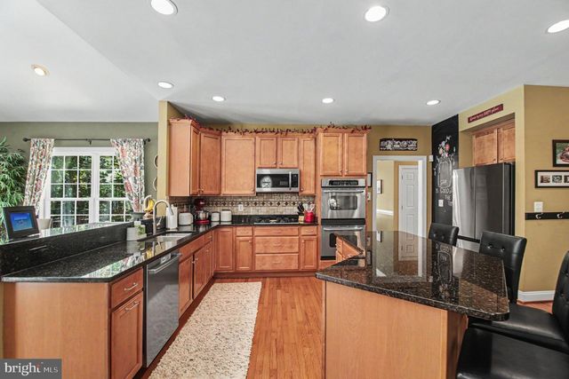 335 GENTLE BREEZE CIR, Fredericksburg, VA 22406