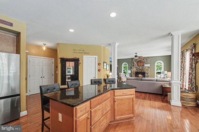 335 GENTLE BREEZE CIR, Fredericksburg, VA 22406