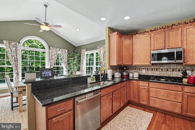 335 GENTLE BREEZE CIR, Fredericksburg, VA 22406