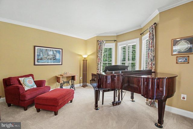 335 GENTLE BREEZE CIR, Fredericksburg, VA 22406