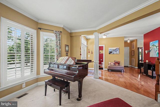 335 GENTLE BREEZE CIR, Fredericksburg, VA 22406