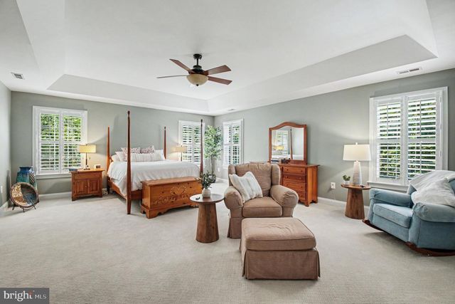 335 GENTLE BREEZE CIR, Fredericksburg, VA 22406