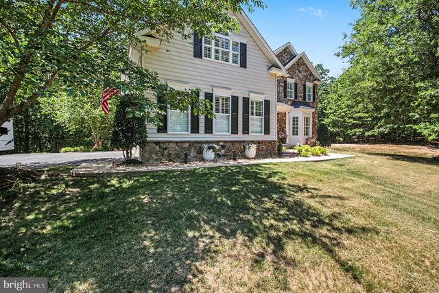 335 GENTLE BREEZE CIR, Fredericksburg, VA 22406