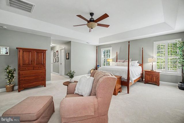 335 GENTLE BREEZE CIR, Fredericksburg, VA 22406