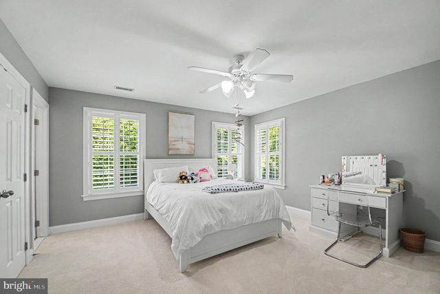 335 GENTLE BREEZE CIR, Fredericksburg, VA 22406