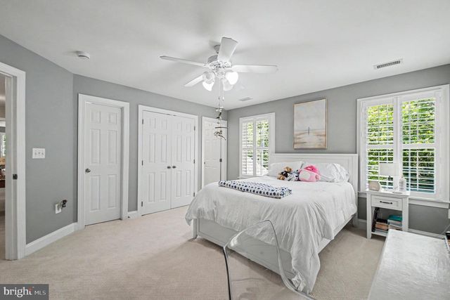 335 GENTLE BREEZE CIR, Fredericksburg, VA 22406