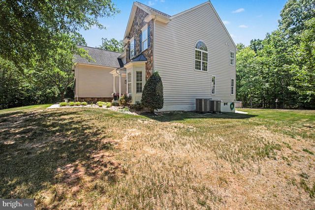 335 GENTLE BREEZE CIR, Fredericksburg, VA 22406