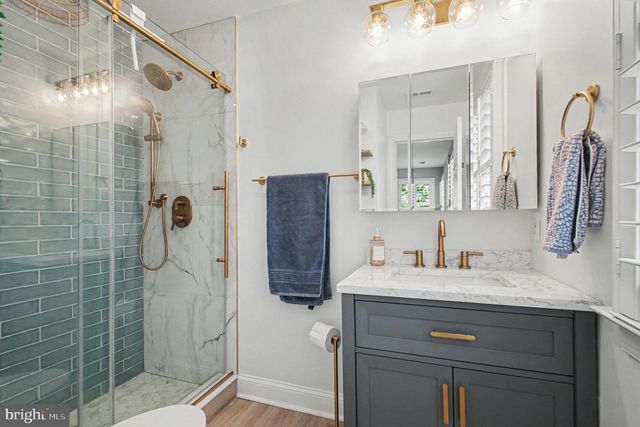 335 GENTLE BREEZE CIR, Fredericksburg, VA 22406