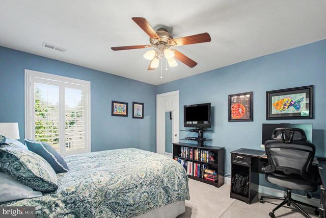 335 GENTLE BREEZE CIR, Fredericksburg, VA 22406