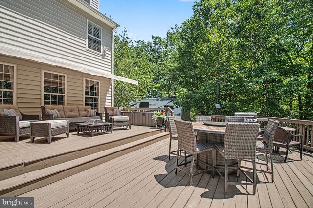 335 GENTLE BREEZE CIR, Fredericksburg, VA 22406