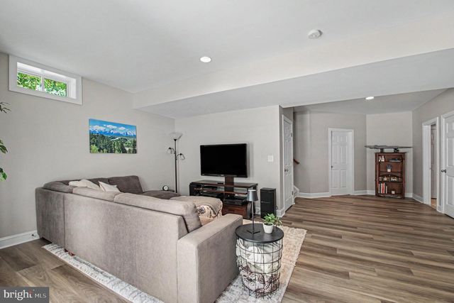 335 GENTLE BREEZE CIR, Fredericksburg, VA 22406